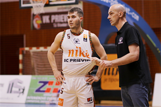 17. Kolo Niké SBL: BC Prievidza - MBK Baník Handlová 90:87 (foto: Ladislav Szibilla)