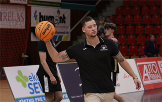 6. Kolo Niké SBL: BC Prievidza - BC Komárno 69:76 (foto: Ladislav Szibilla)	