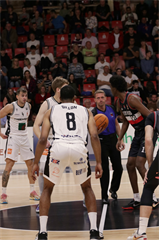 6. Kolo Niké SBL: BC Prievidza - BC Komárno 69:76 (foto: Ladislav Szibilla)	