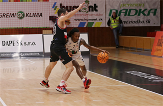 6. Kolo Niké SBL: BC Prievidza - BC Komárno 69:76 (foto: Ladislav Szibilla)	