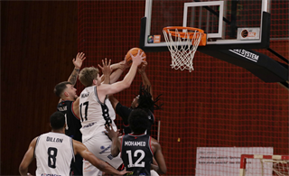 6. Kolo Niké SBL: BC Prievidza - BC Komárno 69:76 (foto: Ladislav Szibilla)	