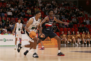 6. Kolo Niké SBL: BC Prievidza - BC Komárno 69:76 (foto: Ladislav Szibilla)	