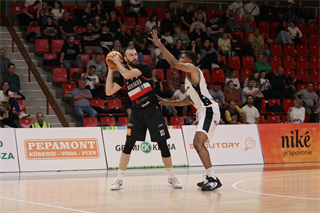 6. Kolo Niké SBL: BC Prievidza - BC Komárno 69:76 (foto: Ladislav Szibilla)	
