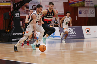 6. Kolo Niké SBL: BC Prievidza - BC Komárno 69:76 (foto: Ladislav Szibilla)	