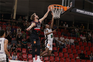 6. Kolo Niké SBL: BC Prievidza - BC Komárno 69:76 (foto: Ladislav Szibilla)	