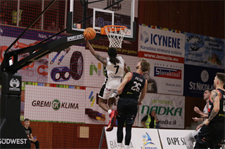 6. Kolo Niké SBL: BC Prievidza - BC Komárno 69:76 (foto: Ladislav Szibilla)	