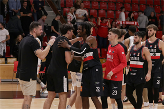 6. Kolo Niké SBL: BC Prievidza - BC Komárno 69:76 (foto: Ladislav Szibilla)	