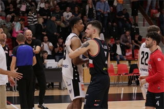 6. Kolo Niké SBL: BC Prievidza - BC Komárno 69:76 (foto: Ladislav Szibilla)	