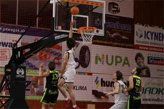 1. liga: BC Prievidza B - BK AS Trenčín U23 107:59 (foto: Ladislav Szibilla)	