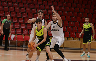 1. liga: BC Prievidza B - BK AS Trenčín U23 107:59 (foto: Ladislav Szibilla)	