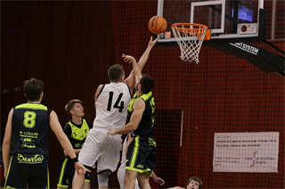 1. liga: BC Prievidza B - BK AS Trenčín U23 107:59 (foto: Ladislav Szibilla)	