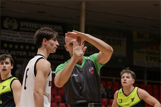 1. liga: BC Prievidza B - BK AS Trenčín U23 107:59 (foto: Ladislav Szibilla)	