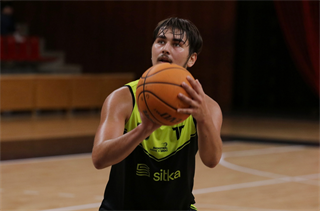 1. liga: BC Prievidza B - BK AS Trenčín U23 107:59 (foto: Ladislav Szibilla)	