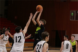 1. liga: BC Prievidza B - BK AS Trenčín U23 107:59 (foto: Ladislav Szibilla)	