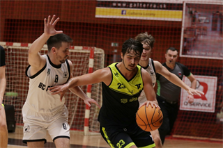 1. liga: BC Prievidza B - BK AS Trenčín U23 107:59 (foto: Ladislav Szibilla)	