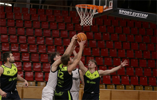 1. liga: BC Prievidza B - BK AS Trenčín U23 107:59 (foto: Ladislav Szibilla)	
