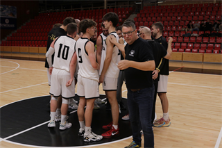 1. liga: BC Prievidza B - BK AS Trenčín U23 107:59 (foto: Ladislav Szibilla)	