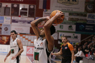 11. Kolo Niké SBL: BC Prievidza - Spišskí Rytieri 79:72 (foto: Ladislav Szibilla)	