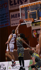 19. Kolo Niké SBL: BC Prievidza - Patrioti Levice 65:89 (foto: Ladislav Szibilla)