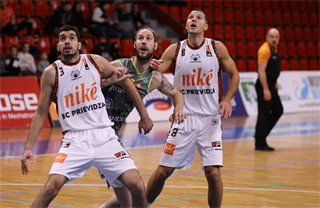 19. Kolo Niké SBL: BC Prievidza - Patrioti Levice 65:89 (foto: Ladislav Szibilla)