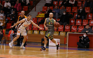 19. Kolo Niké SBL: BC Prievidza - Patrioti Levice 65:89 (foto: Ladislav Szibilla)