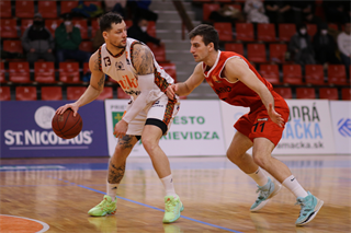 21. Kolo Niké SBL: BC Prievidza - BC Komárno 94:85 (foto: Ladislav Szibilla)