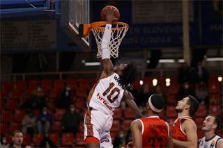 21. Kolo Niké SBL: BC Prievidza - BC Komárno 94:85 (foto: Ladislav Szibilla)