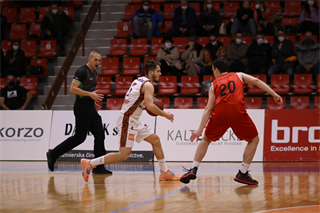 21. Kolo Niké SBL: BC Prievidza - BC Komárno 94:85 (foto: Ladislav Szibilla)