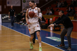 21. Kolo Niké SBL: BC Prievidza - BC Komárno 94:85 (foto: Ladislav Szibilla)