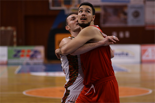 21. Kolo Niké SBL: BC Prievidza - BC Komárno 94:85 (foto: Ladislav Szibilla)