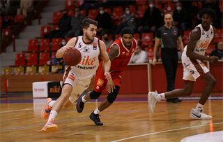 21. Kolo Niké SBL: BC Prievidza - BC Komárno 94:85 (foto: Ladislav Szibilla)