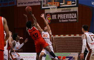 21. Kolo Niké SBL: BC Prievidza - BC Komárno 94:85 (foto: Ladislav Szibilla)