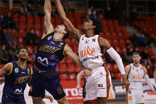 22. Kolo Niké SBL: BC Prievidza - Iskra Svit 69:56 (foto: Ladislav Szibilla)