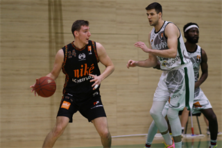 10. Kolo Niké SBL: MBK Handlová - BC Prievidza 93:101 (foto: Ladislav Szibilla)	