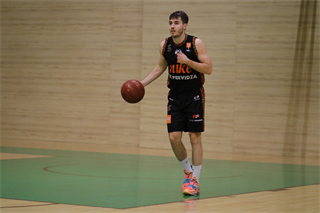 10. Kolo Niké SBL: MBK Handlová - BC Prievidza 93:101 (foto: Ladislav Szibilla)	