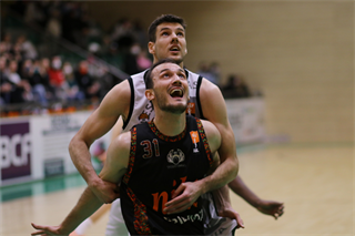 10. Kolo Niké SBL: MBK Handlová - BC Prievidza 93:101 (foto: Ladislav Szibilla)	