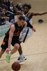 10. Kolo Niké SBL: MBK Handlová - BC Prievidza 93:101 (foto: Ladislav Szibilla)	