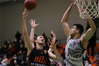 10. Kolo Niké SBL: MBK Handlová - BC Prievidza 93:101 (foto: Ladislav Szibilla)	
