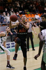 10. Kolo Niké SBL: MBK Handlová - BC Prievidza 93:101 (foto: Ladislav Szibilla)	
