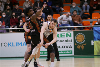 24. Kolo Niké SBL: MBK Handlová - BC Prievidza 75:79 (foto: Ladislav Szibilla)