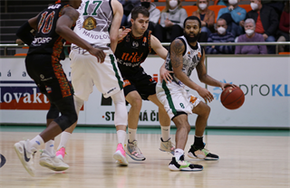 24. Kolo Niké SBL: MBK Handlová - BC Prievidza 75:79 (foto: Ladislav Szibilla)