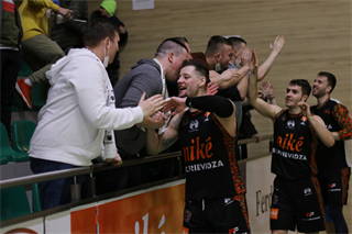 24. Kolo Niké SBL: MBK Handlová - BC Prievidza 75:79 (foto: Ladislav Szibilla)