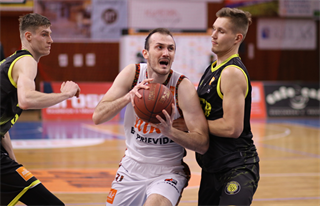 27. Kolo Niké SBL: BC Prievidza - Inter Bratislava 71:60 (foto: Ladislav Szibilla)