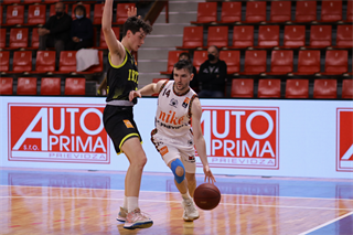27. Kolo Niké SBL: BC Prievidza - Inter Bratislava 71:60 (foto: Ladislav Szibilla)