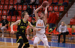 27. Kolo Niké SBL: BC Prievidza - Inter Bratislava 71:60 (foto: Ladislav Szibilla)