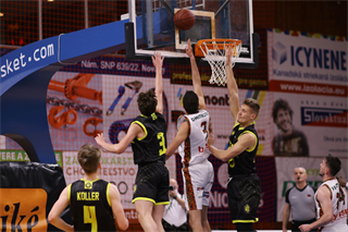 27. Kolo Niké SBL: BC Prievidza - Inter Bratislava 71:60 (foto: Ladislav Szibilla)