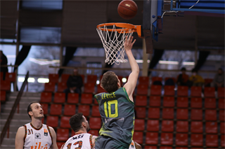 Baráž: BC Prievidza - ŠBK Junior Patrioti Levice U23 91:57 (foto: Ladislav Szibilla)