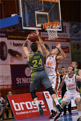 Baráž: BC Prievidza - ŠBK Junior Patrioti Levice U23 91:57 (foto: Ladislav Szibilla)