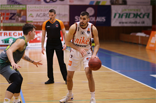 Baráž: BC Prievidza - ŠBK Junior Patrioti Levice U23 91:57 (foto: Ladislav Szibilla)
