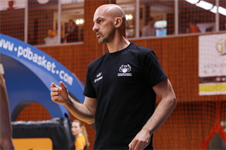 Baráž: BC Prievidza - ŠBK Junior Patrioti Levice U23 91:57 (foto: Ladislav Szibilla)